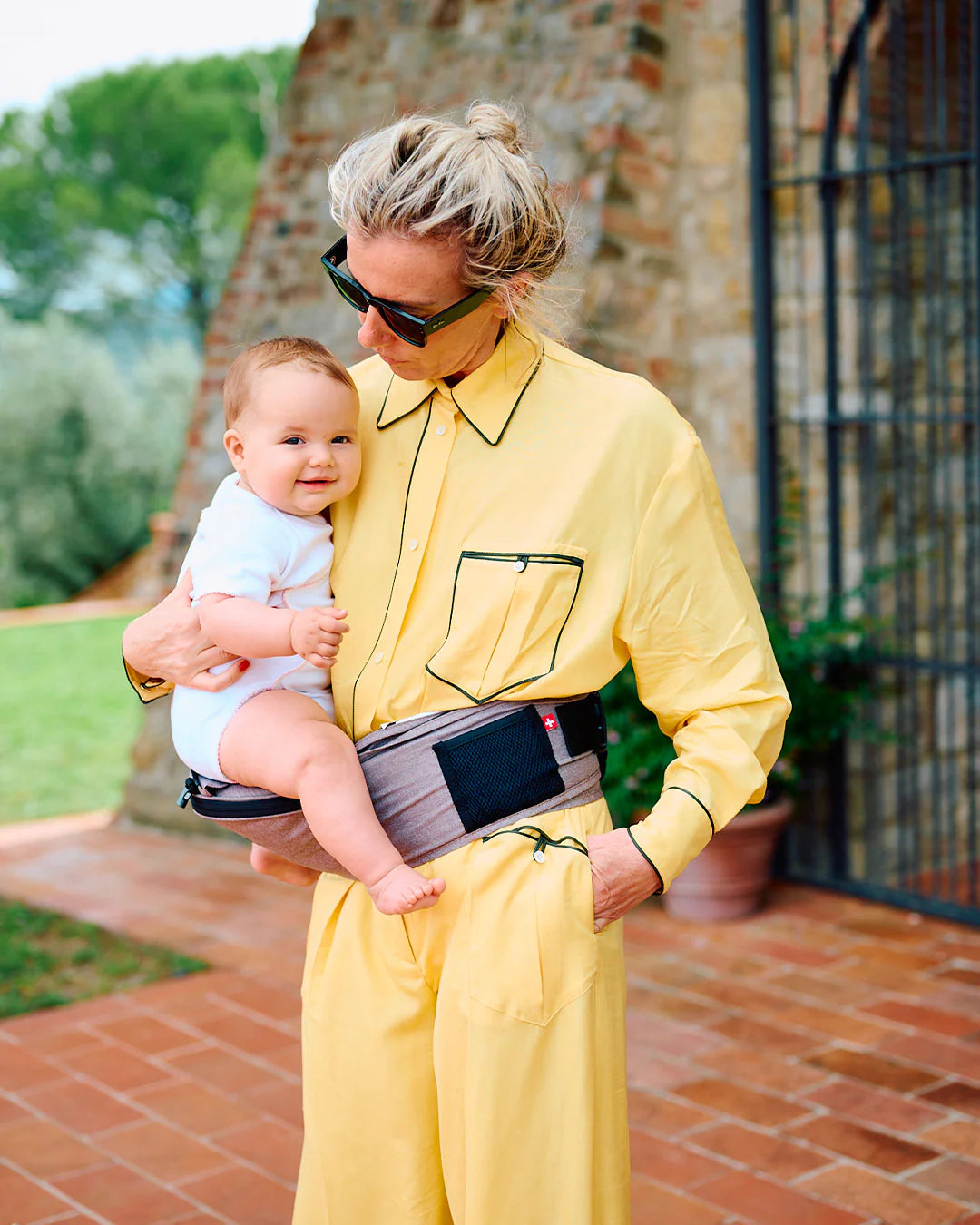 HIPSTER™ PLUS - MiaMily 3D Baby Carrier for Healthy Baby